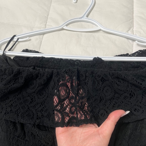 Revolve long Lacey dress -Strapless-Free Gift 🎁 Included - Picture 2 of 9